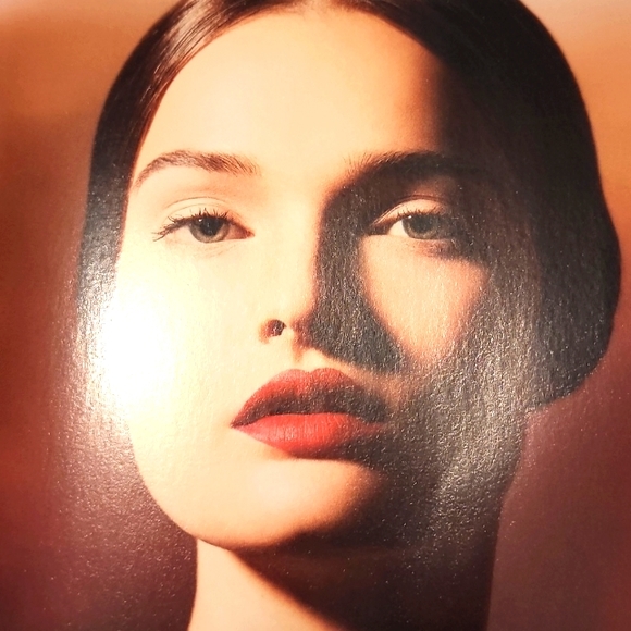 New Dior Magazine, Winter 2022 Issue 40, Coffee Table Book - Picture 6 of 11